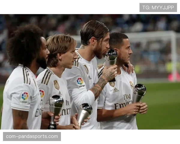 法兰克福后卫科赫停赛 对阵科隆比赛将无法出场